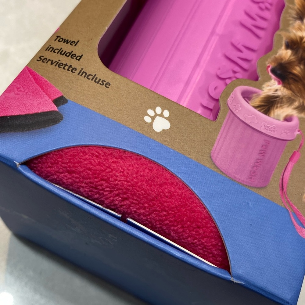 New Nice Paws Paw Washer w/Towel with tags in box pink ⭐️⭐️⭐️⭐️ - Picture 7 of 14
